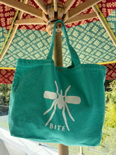 Carregar imagem no visualizador da galeria, Beach Bag Medio Mosquito Seafoam
