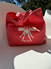 Carregar imagem no visualizador da galeria, Beach Bag Medio Mosquito Melancia
