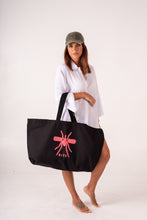 Carregar imagem no visualizador da galeria, Beach Bag XL Black/Pink Mosquito
