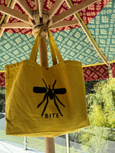 Carregar imagem no visualizador da galeria, Beach Bag Medio Mosquito Yellow

