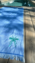 Carregar imagem no visualizador da galeria, Toalha Praia Azul/Esmeralda Mosquito
