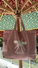 Carregar imagem no visualizador da galeria, Beach Bag Medio Mosquito Pink
