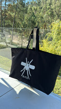 Carregar imagem no visualizador da galeria, Beach Bag XL Black/White Mosquito

