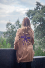 Carregar imagem no visualizador da galeria, Casaco Mosquito PAT curto Camel/Roxo
