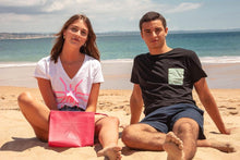 Carregar imagem no visualizador da galeria, T Shirt Black pocket Mini Mosquito Menta
