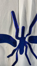 Carregar imagem no visualizador da galeria, Camisa Branca Mosquito Azul
