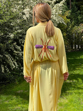 Carregar imagem no visualizador da galeria, Kimono Yellow Exclusivo Mosquito Laranja/Roxo
