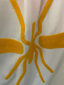 Camisa Branca Mosquito Amarelo veludo