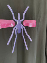 Carregar imagem no visualizador da galeria, Kimono Preto Exclusivo Mosquito azul/rosa
