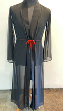 Carregar imagem no visualizador da galeria, Kimono Bite Liso Preto atilho Laranja
