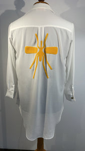 Camisa Branca Mosquito Amarelo veludo